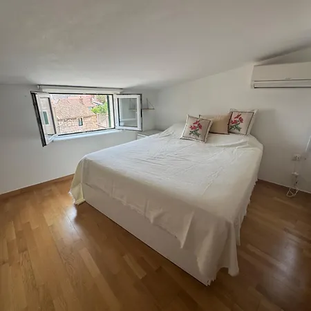 Duplex In The Location In Town Apartment Split